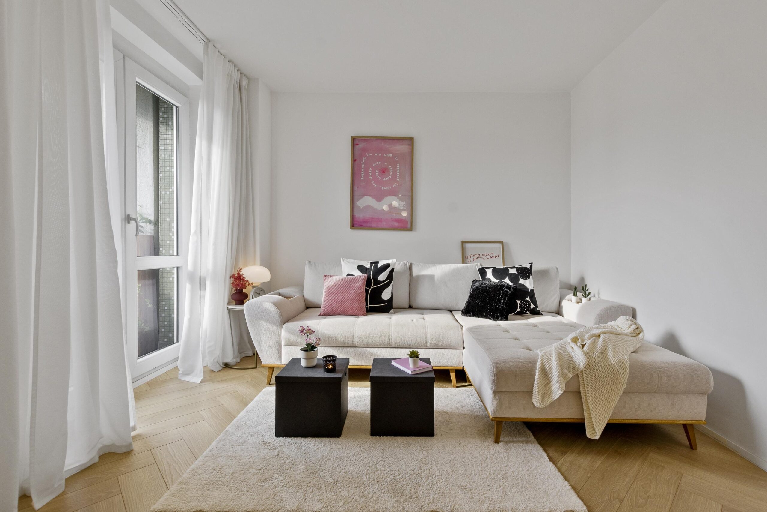 Bývanie pod hradom pri modernej štvrti Starého Mesta